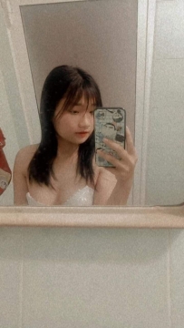 #高雄  子恩  156cm-48kg- D 21歲