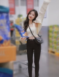檸檬  160cm.45.C.22歲  在校大學生 第一次下海兼職