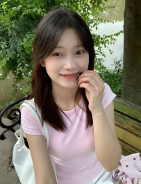 小嵐｜20歲｜158cm / 44kg / C奶  學生系鄰家妹