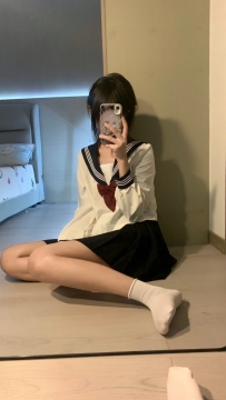 #台中  小魚 155cm.B奶.19歲  簡介：在校學生妹 清純可愛