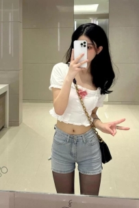 妖怡 162cm 45 B+ 22歲 在校正妹 靚麗的外表 甜美臉蛋 雪白雙乳