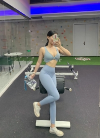 #臺北  🙂資訊：言欣 165 D 48kg 26歲  健身教練身材超好 皮膚白