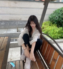 夏夏 160.45.C.20歲    清純女大生、秀氣臉蛋、身材極佳、