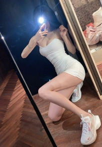 #外拍麻豆  特點：長腿 小蠻腰 高冷臉蛋   在床上很騷喔