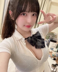 #網路主播  莉紗   163cm 46kg  E   24歲