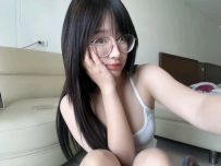 七七：163.E奶.19歲  #短期下海 皮膚白 態度很好很熱情