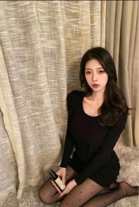 靜雅 165cmC奶26歲  性格溫柔 美腿黑絲超性感