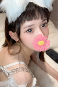 尤尤 160-23歲-F奶-47kg 童顏F奶小美女，臉蛋可愛