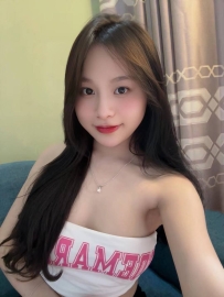 小米 158.47.C.23歲    鄰家女孩活潑可愛  身材嬌小 氣質清秀 皮膚白皙細嫩