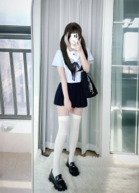 可可  158/44/C/20歲    鄰家小女孩風格  清純對性愛卻充滿好奇