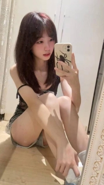 台中 l 可蘭 157 B 20歲 l 下面粉嫩多汁