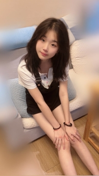#台北  笑笑 157 B奶 19歲  長相可愛型 眼睛會說話