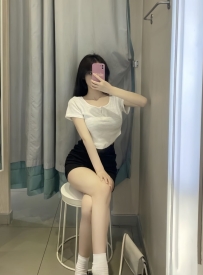 茜茜  165cm C 45 21歲  #清純甜妹 身材也很好