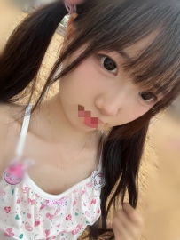 臺北 眈眈 150.40.B.18歲 太幼了 第一眼都會把他看成是未成年