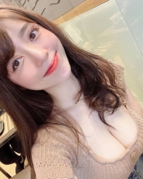 美朵 160.45.D.28 歲    穿搭博主  下海兼職幾天