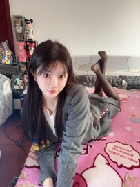 小雪 157.43.C+.19歲  #韓系正妹超級可愛的小蘿莉來啦~