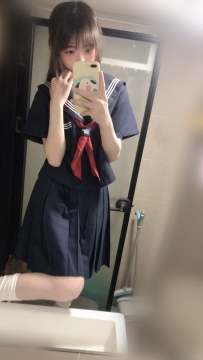 學生妹第一次下海兼職   很幼齒   調教她  叫小果155.B.44.18y
