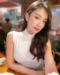 小晞   165/D/35歲  高挑 長腿 尺度很大 配合度超高