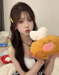 雨彤 160/46/C/22歲  #小隻馬 纖細的女生