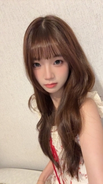 薇恩 163cm 46kg C 21歲 可愛學生 臉蛋漂亮清純 皮膚水嫩