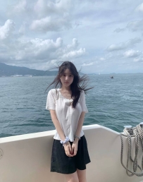 海兒｜160cm｜42kg｜C cup｜19歲  #可愛純情學生妹