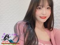 <限時買二送二>  🥰 焓綾   160 . D . 46.22歲  🤪 留著長直髮，脣紅齒白，