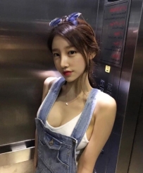 #現在開始報班  E奶爆乳正妹  饑渴淫蕩 想要做愛