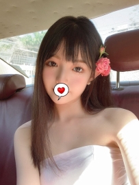 奈兒 166cm C 46 21歲  在校學生妹 擁有一張甜美可人的臉龐