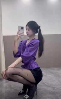 吱吱 166cm.D+奶.47.24歲  #氣質清新脫俗 長腿修長誘人