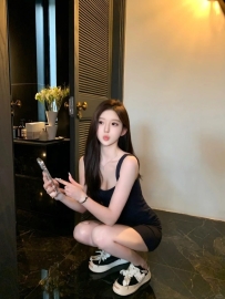 輕輕 165/46/D奶/24歲 身材偏纖細 美腿 氣質