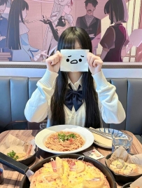 若妮  155cm 42 B奶 18歲   介紹：#甜美小女友