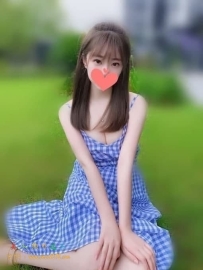 大奶學生妹價位：8000  小雅 160cm-C奶-23歲-43kg