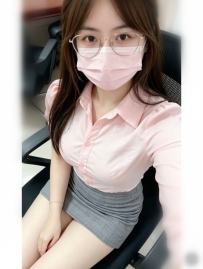 #臺中 子雯157cm.44kg.C.23歲 小助理上線 很悶騷