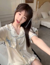 琪琪 156.B奶.20.44kg  新鮮下海的學生妹  青春活潑 笑容迷人