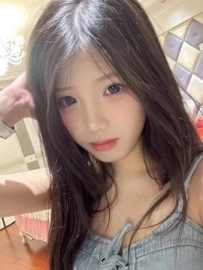 小若  158.44.C.20歲  #皮膚白顏值很高   粉粉的小穴穴緊實