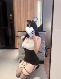 婉君 163cm 47kgE奶.27歲   性感火辣 一舉一動都散發著成熟女人的魅力