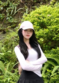 晴怡 | 165cm / 47kg / C罩杯 / 22歲  新加坡留學歸來的正妹