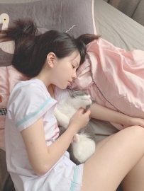 小饅頭 154cm 40kg B+/19歲  超級清秀可人的女生