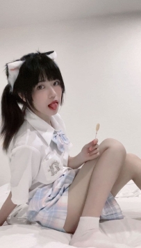 情思  158 C+  44  21     主動熱情  胸部豐滿圓潤