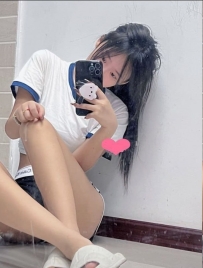 陽光 160cm 46kg C+ 20歲  純情正妹皮膚超級嫩滑