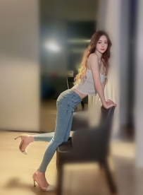 設計師  雯雯   167cm   49kg E奶   26歲  甜美氣質型 大美女 身材超好