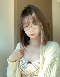 #高雄  小艾  158cm/Ccup/44kg/22y  服務都可配合無套口交//69//鴛鴦浴