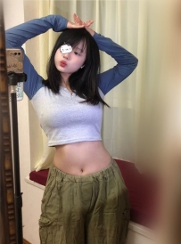 溫溫  162cm/C+奶/48kg/22歲  #無套吹 深喉 緊實的鮑魚多汁