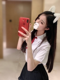 依婷：162cm/Ccup/46kg/21歲  俏麗可愛外型 稚嫩的穿搭和臉龐很難讓人聯想