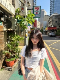 佩彤 158 44KG C 20歲  可愛嬌小 大學學生妹兼職