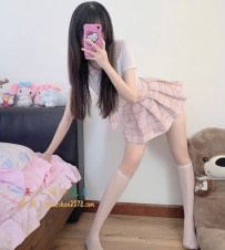閃閃 158cm  B+奶   19歲  #清純學生妹 單純經驗少 靦腆害羞
