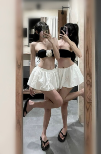 姐妹花同心上陣  一左一右包圍著你