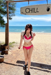 小醉人  21歲 158cm 50kg  G奶  特點：醉人美態，性感迷人！