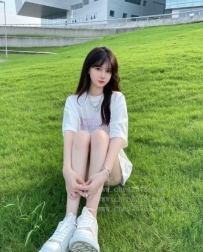 清清 164.C+.46.21歲  氣質女大生，獨來獨往的神秘氣質