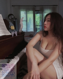 珮瑄 165.50.E.28歲  端莊賢淑，有著母系光輝的溫柔氣質